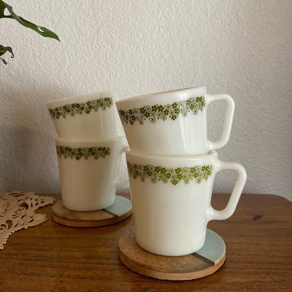 S/4 vintage Pyrex milk glass spring blossom mugs
